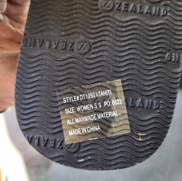 ZeaLand flip flops - Picture 3 of 3